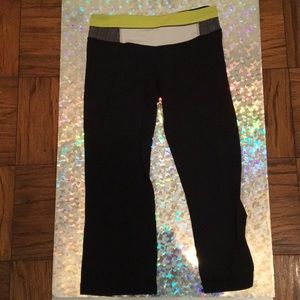 Lululemon Capri workout pants black size 4